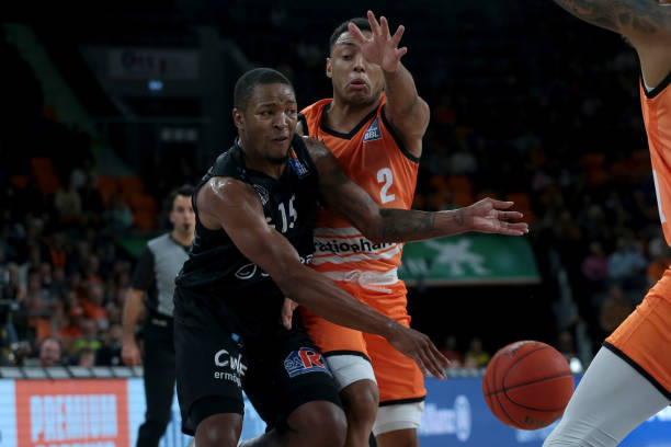 束手无策 束手无策