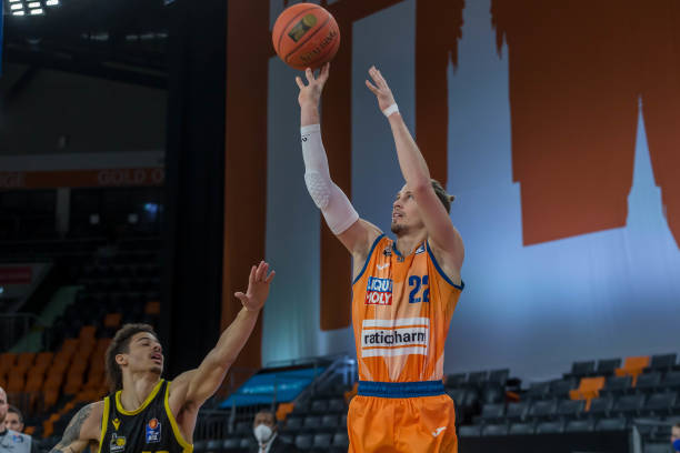 之势展开攻 之势展开攻